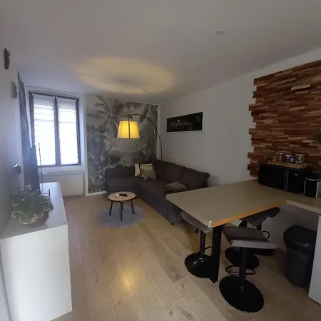 Maison De דירה בוגונה