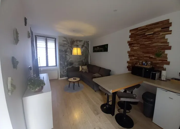 Maison De Апартаменты Бугене